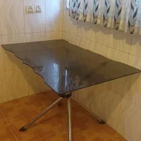 میز غذاخوری شیشه ای