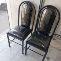 دو عدد صندلی فلزی بسیار مستحکم