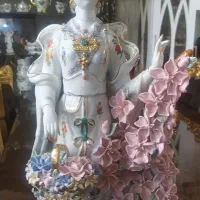مجسمه بانوی چینی بزرگ