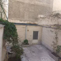 حیاط150مترمربع جنوبی دوطبقه دوخانواده17شهریورجدید