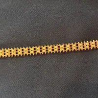 دستبند رنگ ثابت طلایی زیبا