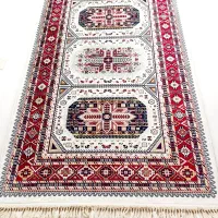 فرش خوش رنگ و نگار