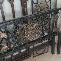 تخت سنتی آهنی|تخت و سرویس خواب|ری, علایین|دیوار