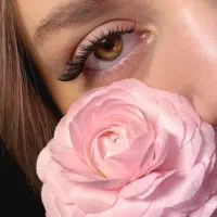 مدل باشید و تخفیف بگیرید اکستشن مژه