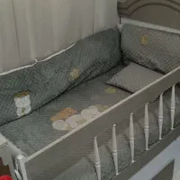 تخت گهواره ایی به همراه تشک و سرویس خواب
