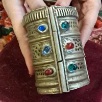 دستبند قاجاری با سنگ درخشان وقدیمی جنس ورشو