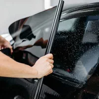 نصب شیشه دودی در محل شما