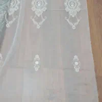 پرده پذیرایی ۶/۵ متری و کنار پرده طوسی آکبند حراج|پرده، رانر، رومیزی|ارومیه, |دیوار