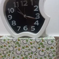 ساعت رومیزی اپل قیمت ۳۰۰ تومن