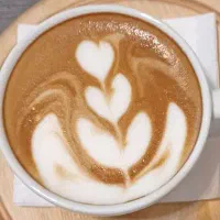 باریستا خانم برای کافه