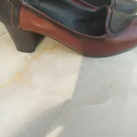 کفش|کیف، کفش، کمربند|سنگر, |دیوار