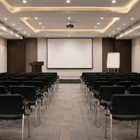 زوج خانوم و آقا برای شرکت در سمینار با حق ازحمه