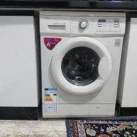یک عدد لباسشویی LG7کیلو در حد نو سالم بدونه تعمیر