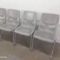 4 صندلی پلاستیکی پایه فلزی