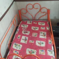 تخت بچگانه فلزی