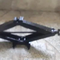 یک عدد جک پنچری سواری پژو سمند|قطعات یدکی و لوازم جانبی|بروجرد, |دیوار