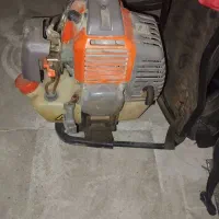 علف زدن بابت کارکردن در باغ ها و پارک