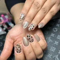 خدمات آرایشگری و زیبایی «ناخن»