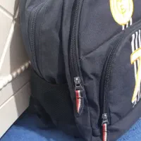 کیف مدرسه|کیف، کفش، کمربند|میانه, |دیوار