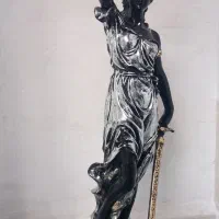 مجسمه تندیس عدالت