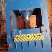 دستگاه پرس ۳۰۰ تن