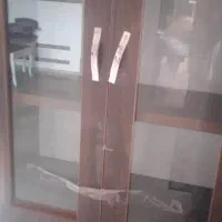 کمد وکتابخانه