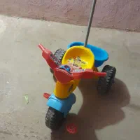 سه چرخه و چهار چرخ|دوچرخه، اسکیت، اسکوتر|ایوان, |دیوار