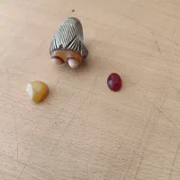 انگشتر وسنگ تزینی انرژی مثبت