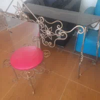 فروش تخت دو نفره با میزو صندلی وآینه ۳ملیون