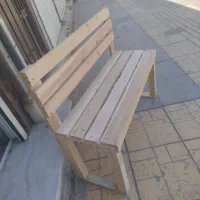 نیمکت چوبی