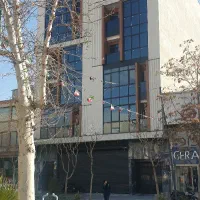 واحد ۱۰۰ و ۱۱۰ متری موقعیت اداری نوساز