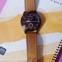 ساعت یک موتوره زیبا سالم