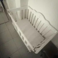 تخت متحرک نوزاد