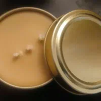 شمع با قوطی فلزی