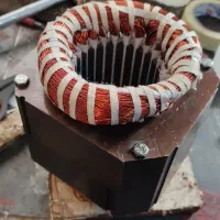 سیم پیچی و همکاری با تعمیرکاران کولر گازی و چیلر