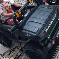 یک عدد ماشین شارژری کنترل دار و چهار موتوره