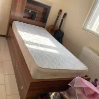 تخت چوبی هالوژن دار و تشک|تخت و سرویس خواب|سرخه حصار, |دیوار
