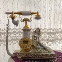 تلفن رو میزی