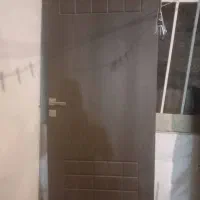 در اتاق و ورودی در حد نو