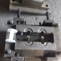 یک عدد قالب قرقره فولادی