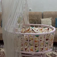 گهواره و روروعک|تخت و صندلی بچه|لاهیجان, لیالستان|دیوار