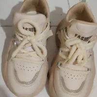 کفش زیبا وشیک