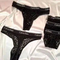 فروش شورت‌های زنانه با مدل‌های مختلف