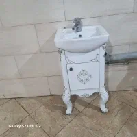 روشویی با شیرالات و اتصالات