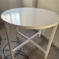 میز سفید سالم