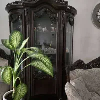 مبلمان شیک و راحت بهمراه میز غذا خوری و بوفه