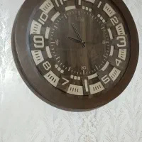 ساعت دیواری در حد