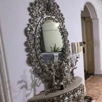 آیینه و شمعدان بزرگ