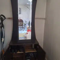 جاکفشی و چوب لباسی