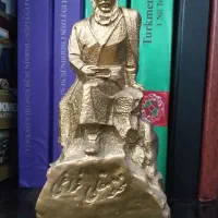 تندیس مختومقلی فراغی